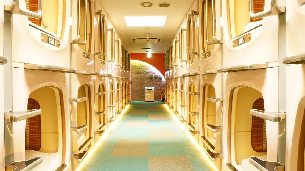 Capsule Hotel 310