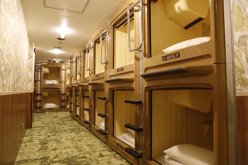 Shinjuku Kuyakusho-mae Capsule Hotel