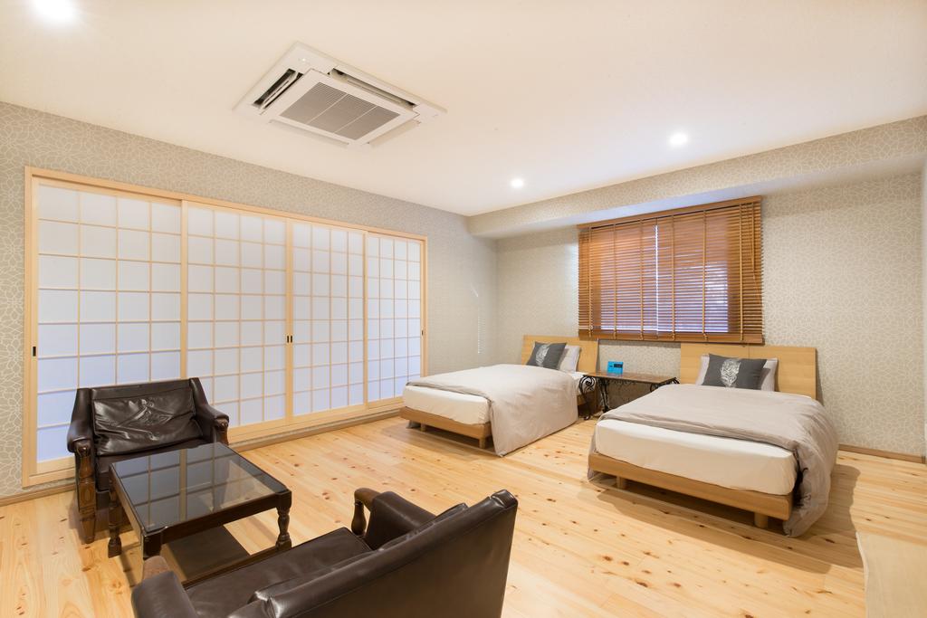 Shimanouchi Apartment