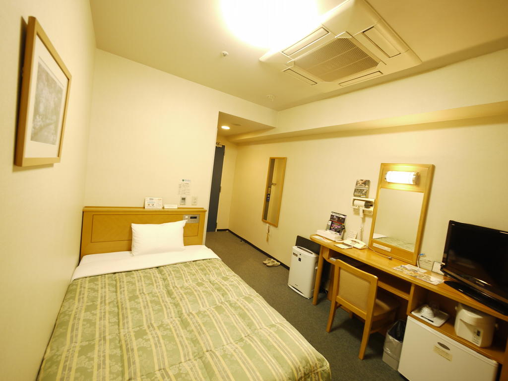 Hotel Route-Inn Osaka Honmachi