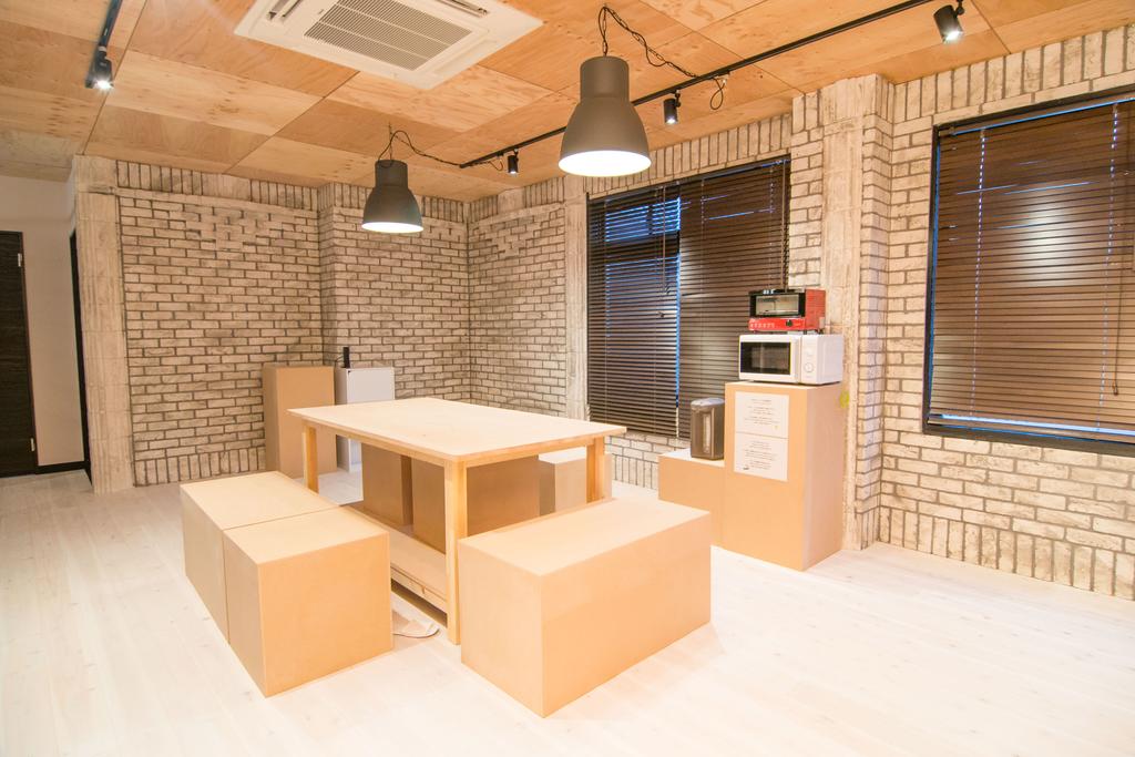 Tonagi Hostel & Cafe