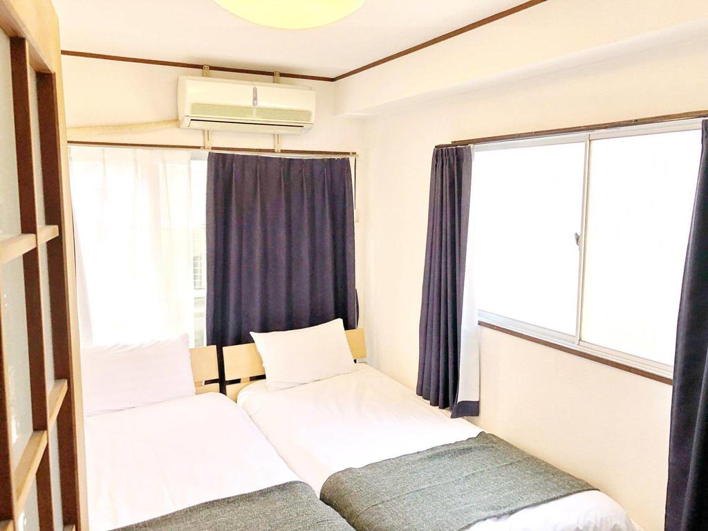 Nipponbashi Kuromon Market 30sec 2BR YU5B