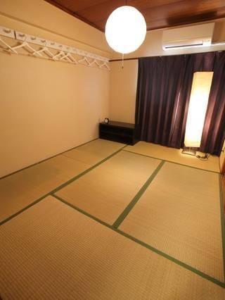 Nipponbashi Kuromon Market 30sec 2BR YU5B