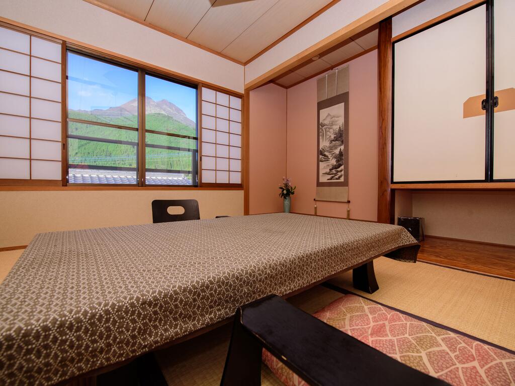 Yufuin Onsen Wafu Ryokan Tsuenosho