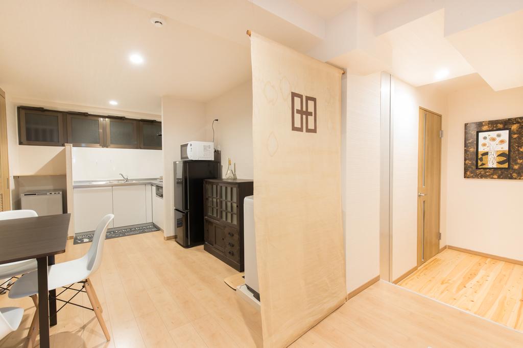 Shimanouchi Apartment