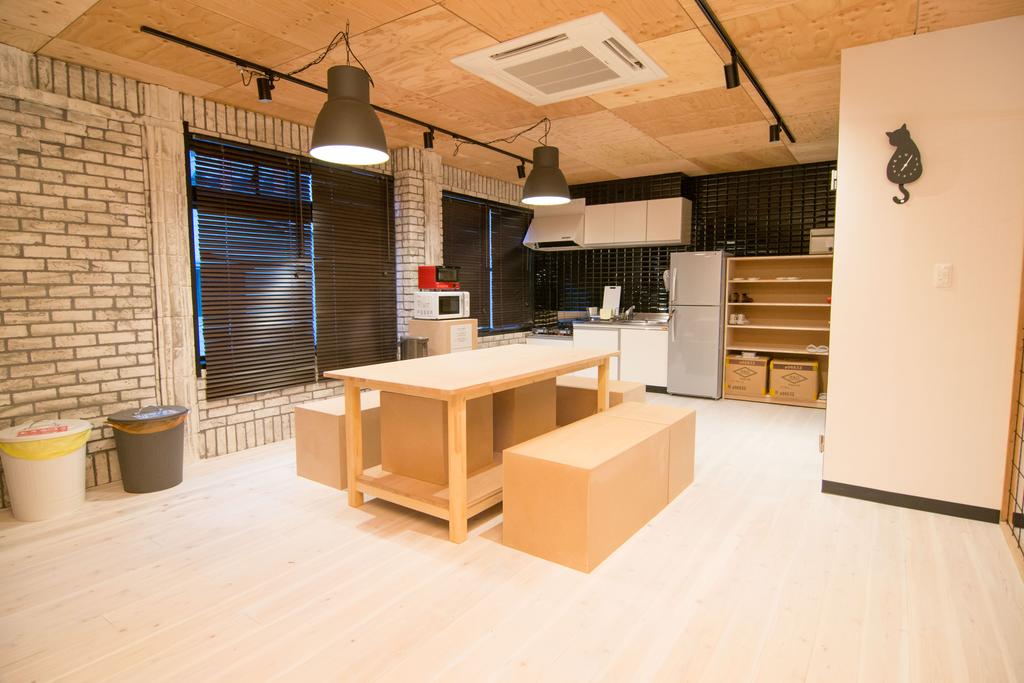 Tonagi Hostel & Cafe