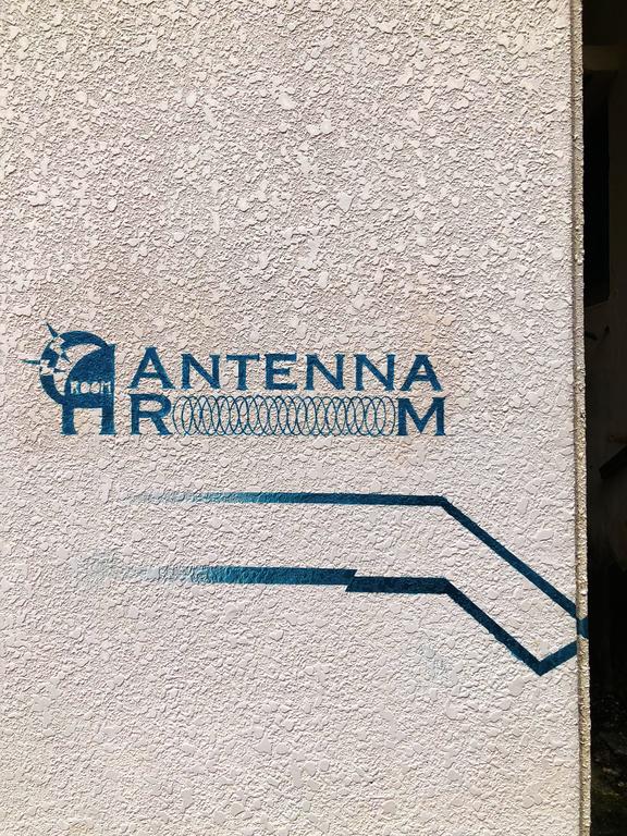 AntennaRoom