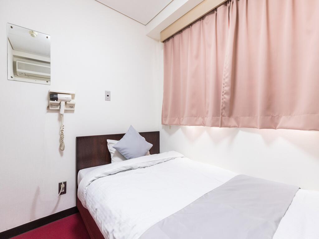 OYO Hotel Business Green Saitama Urawa