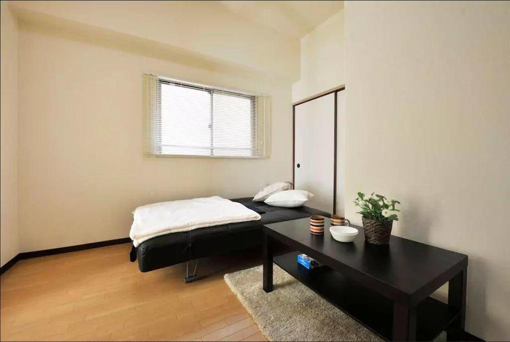 Apartment in Shimanouchi 201