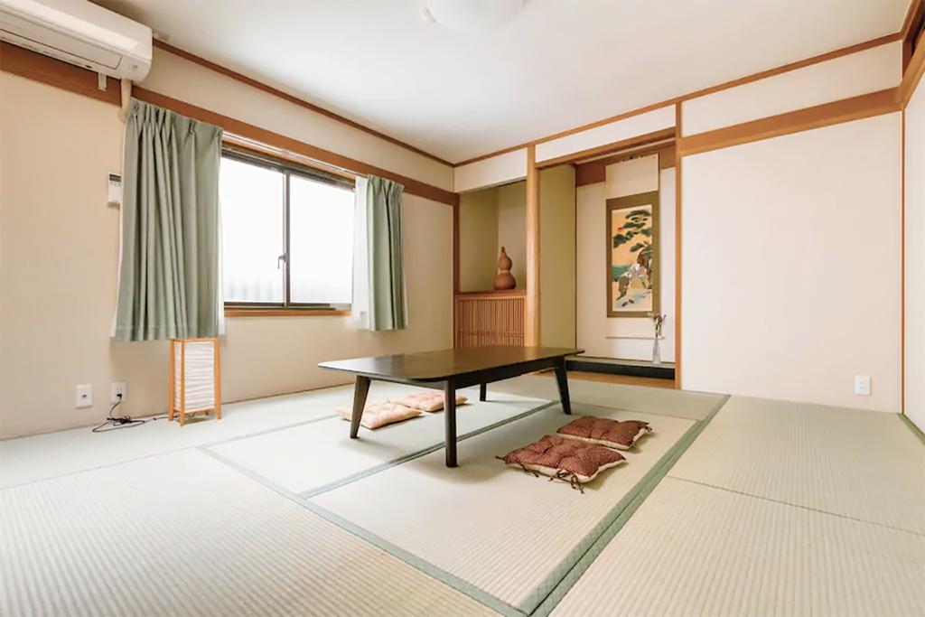 Entire Apartment Near ShinOsaka/Charles Miyahara