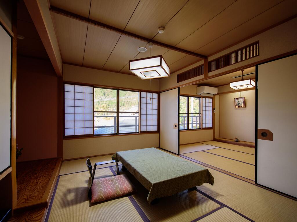 Yufuin Onsen Wafu Ryokan Tsuenosho