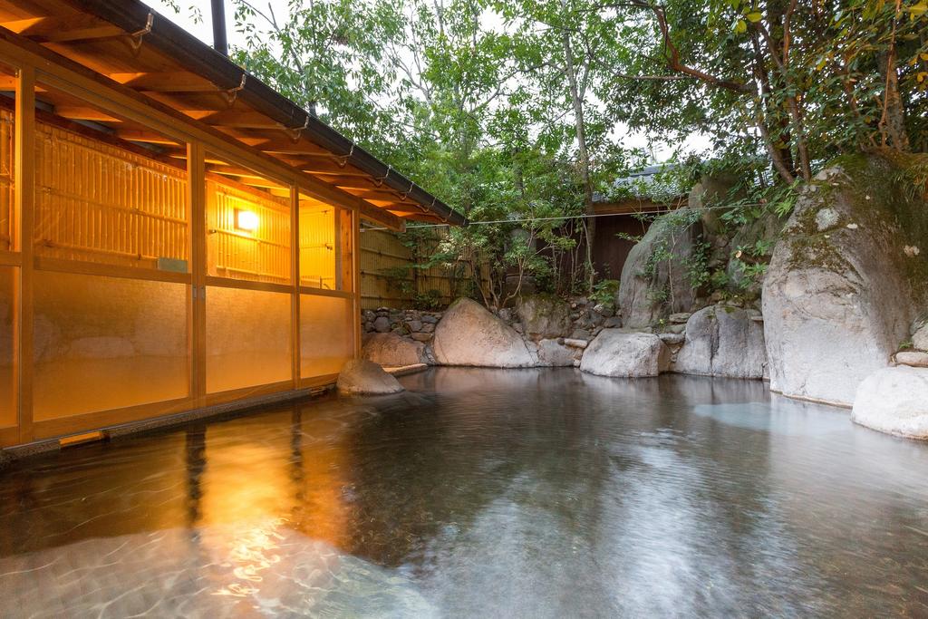 Yufuin Onsen Hinoharu Ryokan