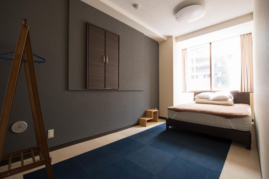 Anne Hostel Yokozuna