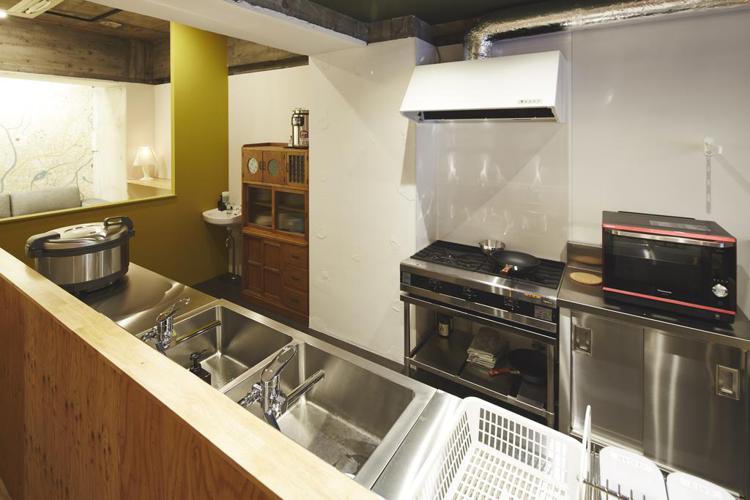 IRORI NIHONBASHI HOSTEL and KITCHEN