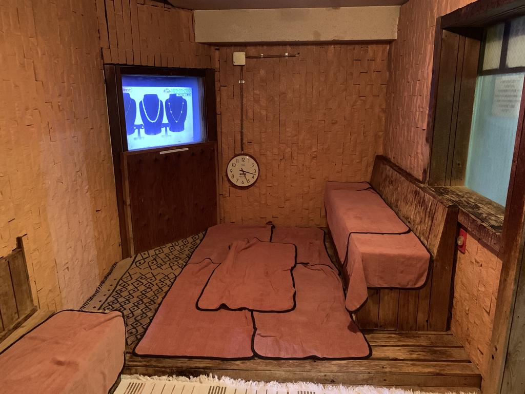 Capsule Hotel 310