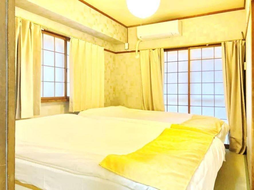 Nipponbashi Kuromon Market 30sec 3BR YU3A