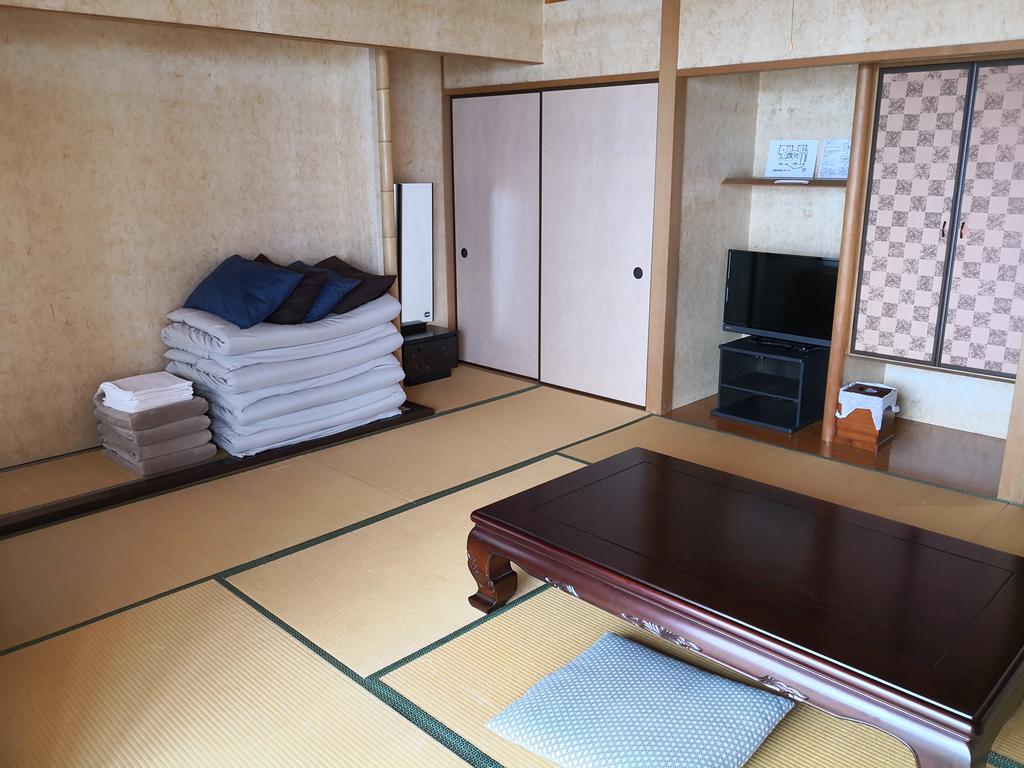 Atami Onsen Guest House Megumi