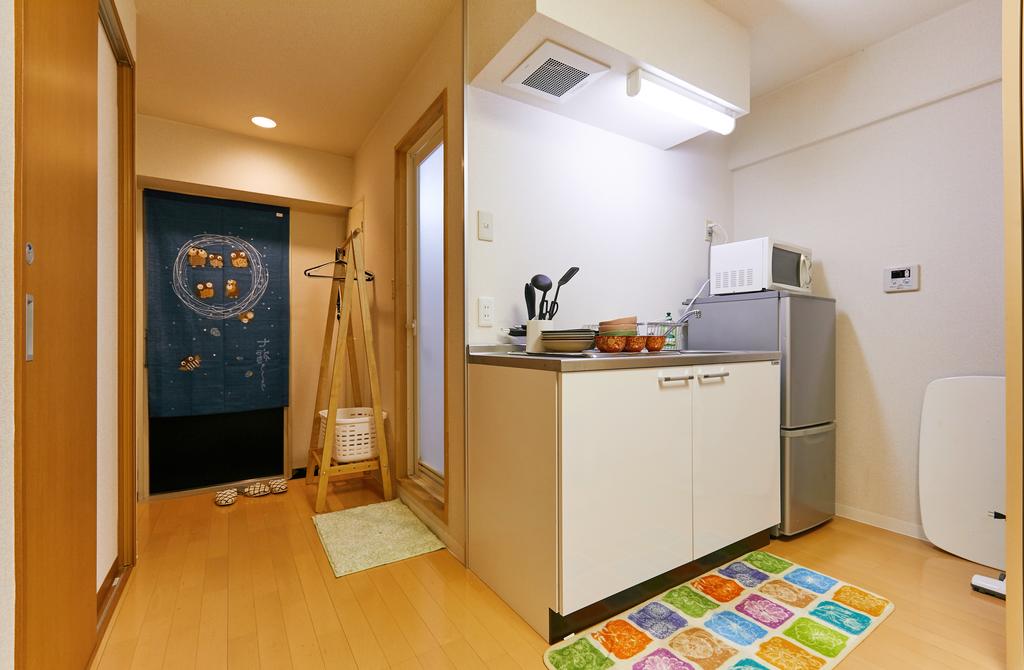 Nishishinjuku Hana Apartment