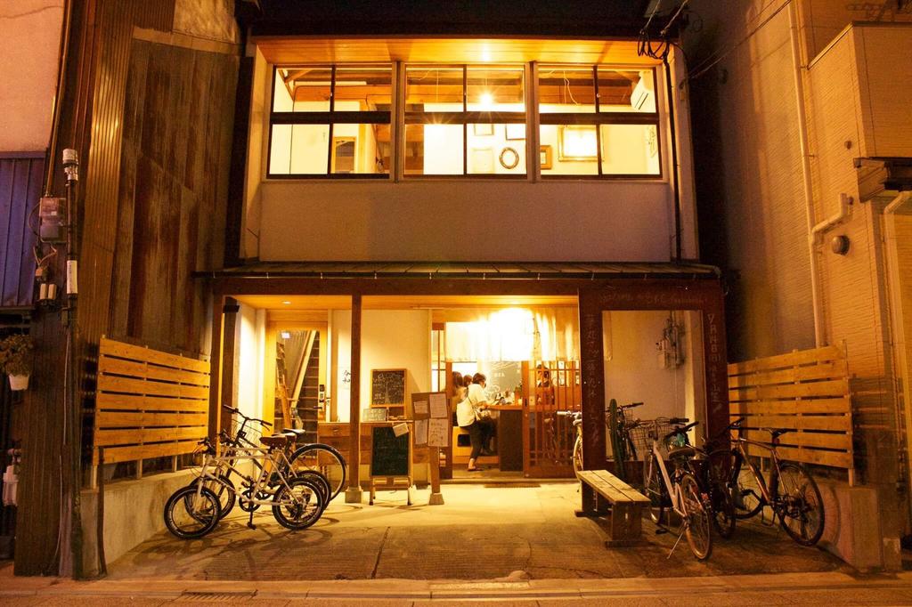 Fukuoka Guesthouse HIVE