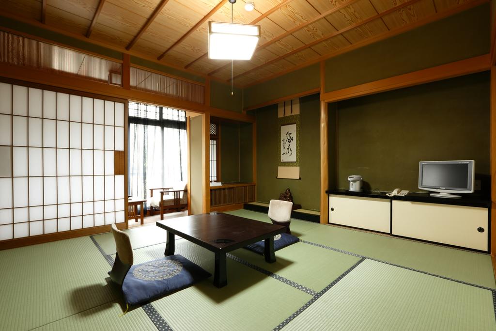 Okada Ryokan Warakutei