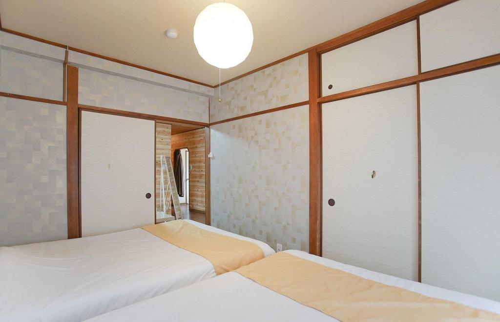 Nipponbashi Kuromon Market 30sec 3BR YU3A