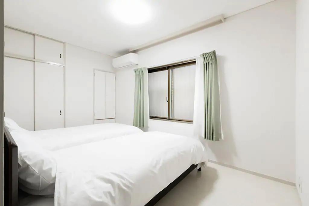 Entire Apartment Near ShinOsaka/Charles Miyahara