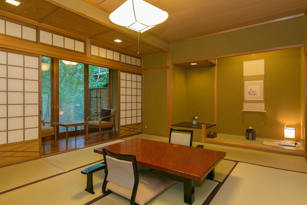 Yufuin Onsen Hinoharu Ryokan