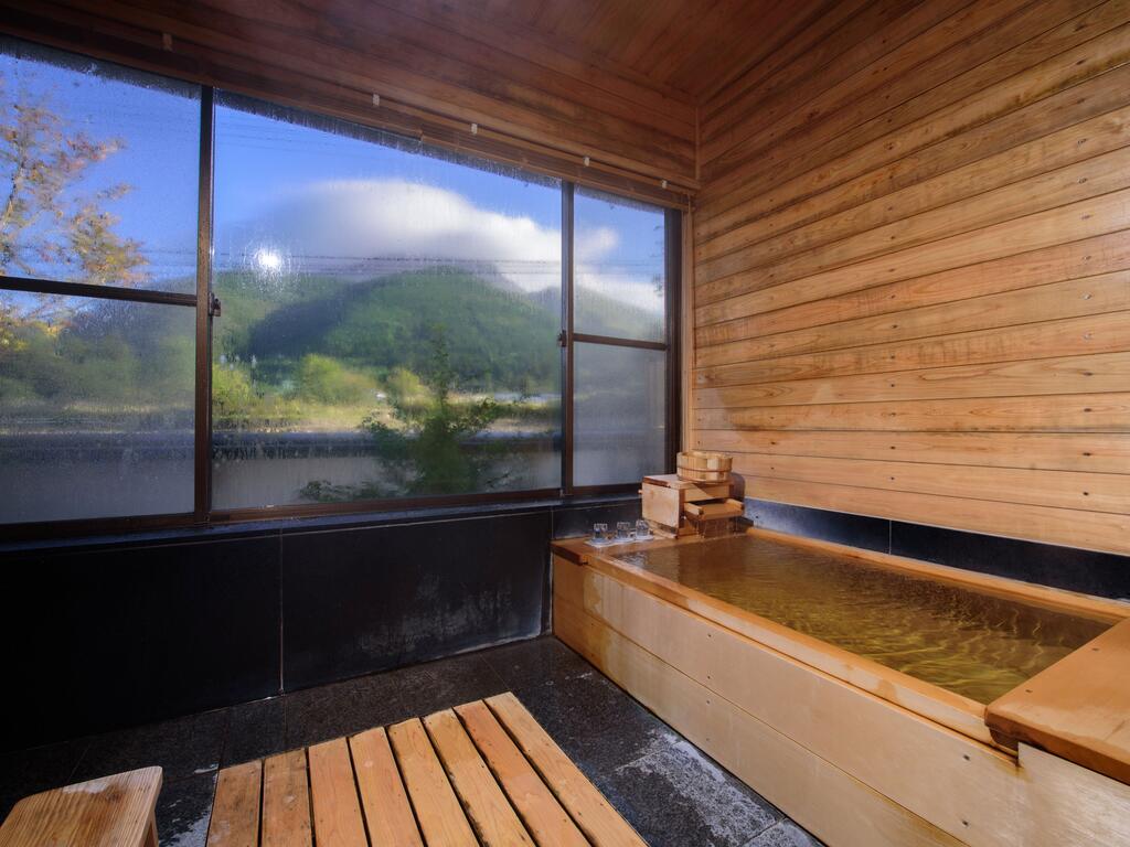 Yufuin Onsen Wafu Ryokan Tsuenosho