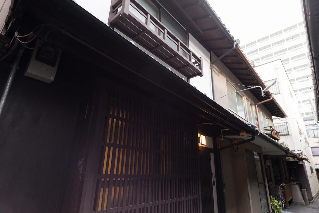 Kakishibu an Machiya House