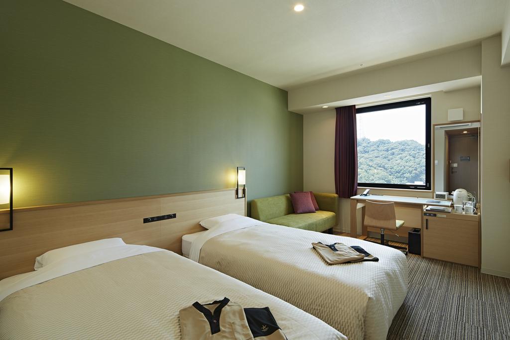 Candeo Hotels Matsuyama Okaido