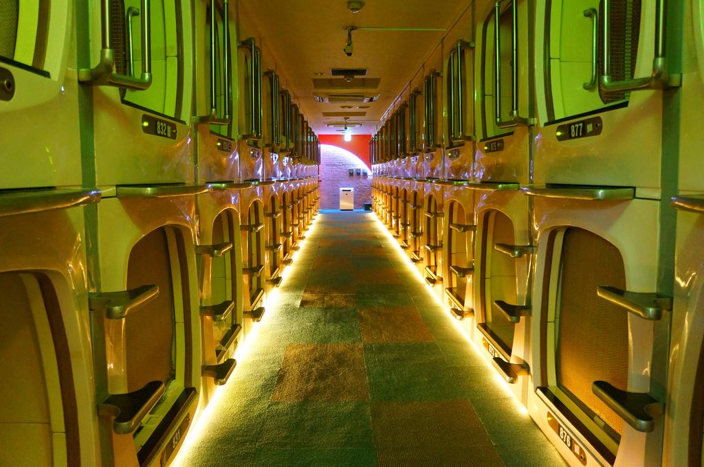 Capsule Hotel 310