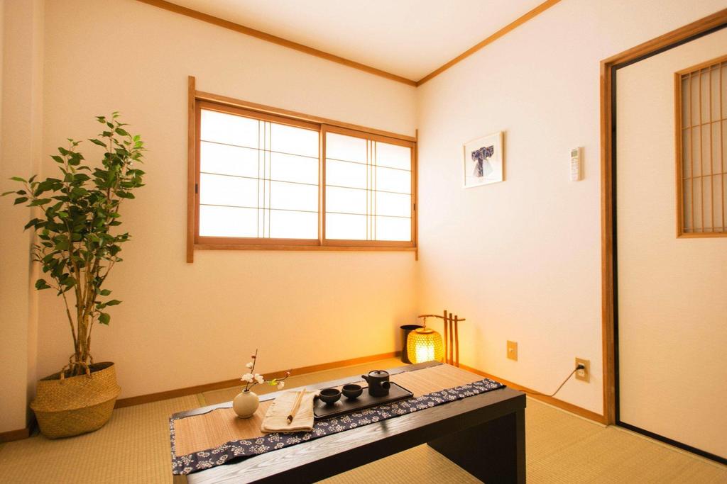 3-storeys Luxury Villa at city center 6mins to Namba