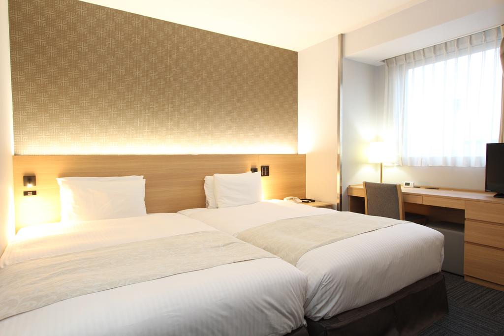 SureStay Plus Hotel by Best Western Shin-Osaka