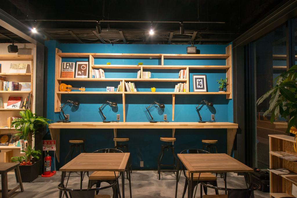 Tonagi Hostel & Cafe