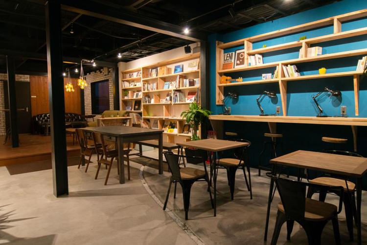 Tonagi Hostel & Cafe