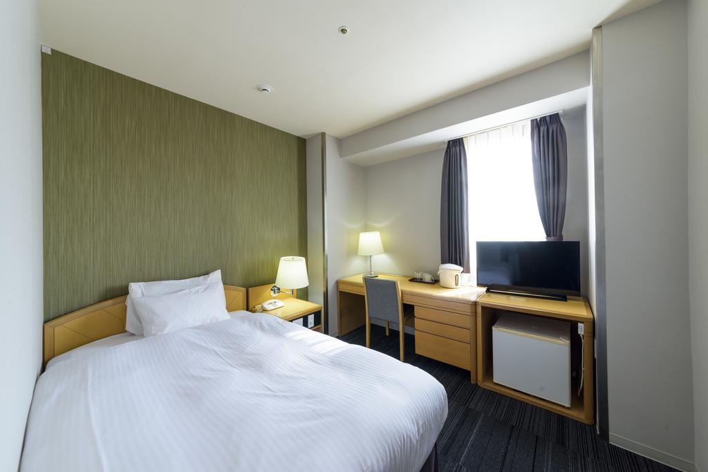 SureStay Plus Hotel by Best Western Shin-Osaka