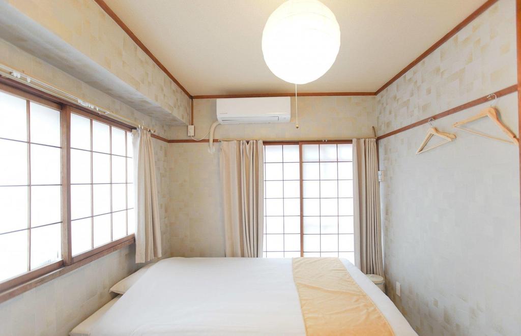 Nipponbashi Kuromon Market 30sec 3BR YU3A