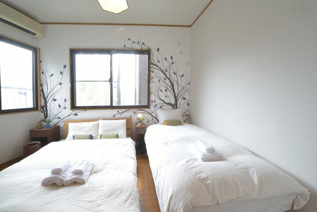 Apartment in Nakakasai 073