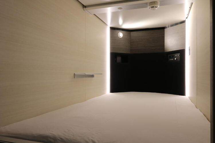 Cabin & Capsule Hotel J-SHIP Osaka Namba