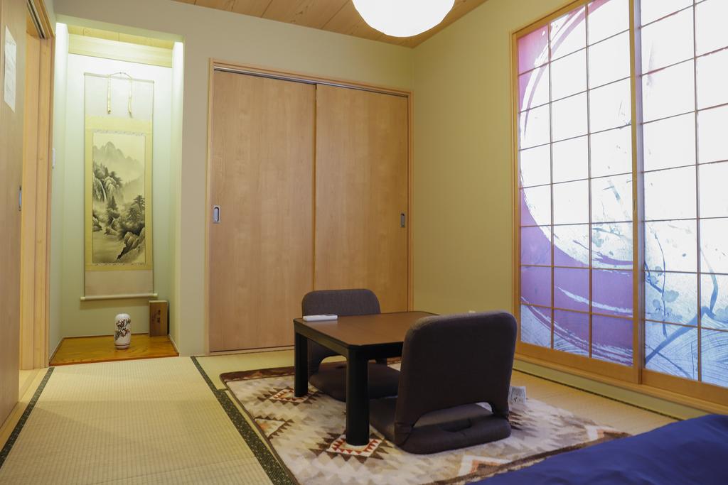 Spacious & Modern Inn Megumi-an Nishijin