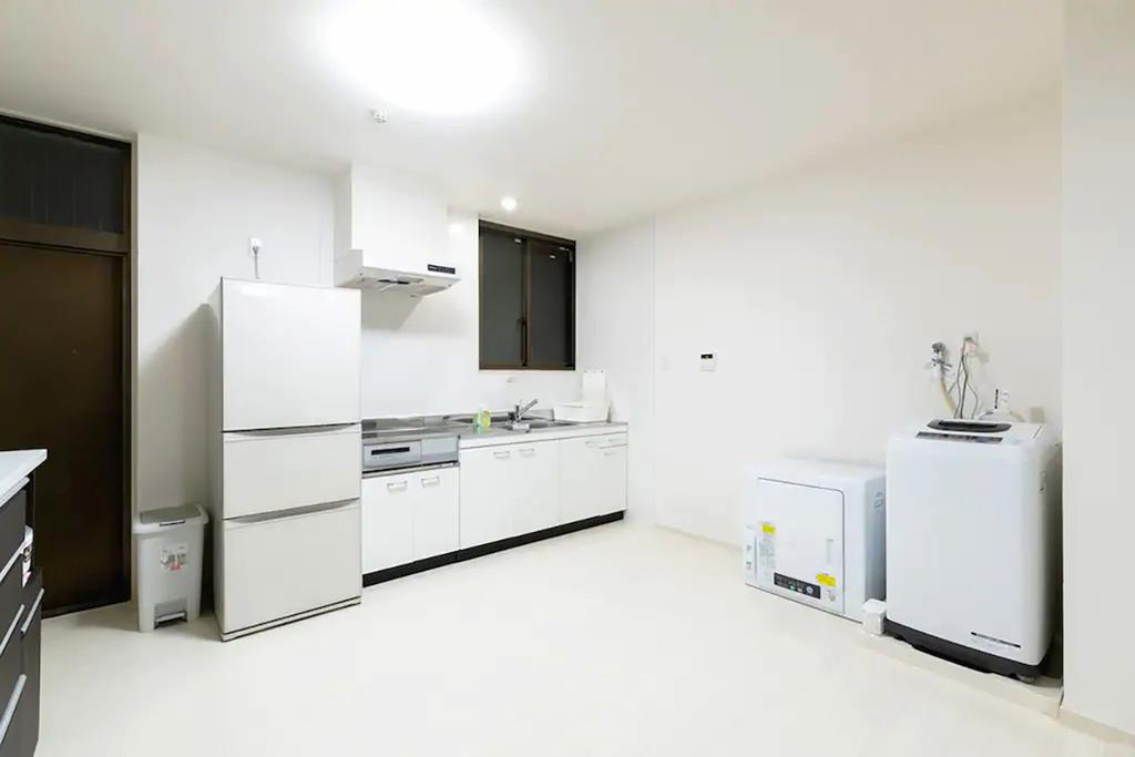 Entire Apartment Near ShinOsaka/Charles Miyahara