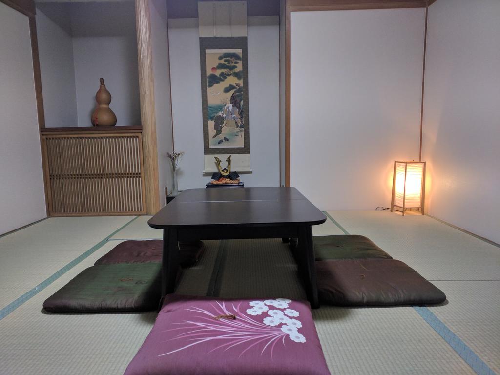 Entire Apartment Near ShinOsaka/Charles Miyahara