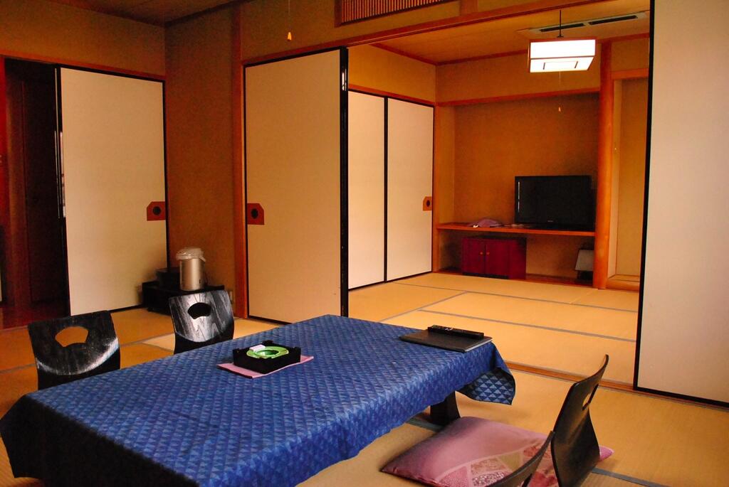 Yufuin Onsen Wafu Ryokan Tsuenosho