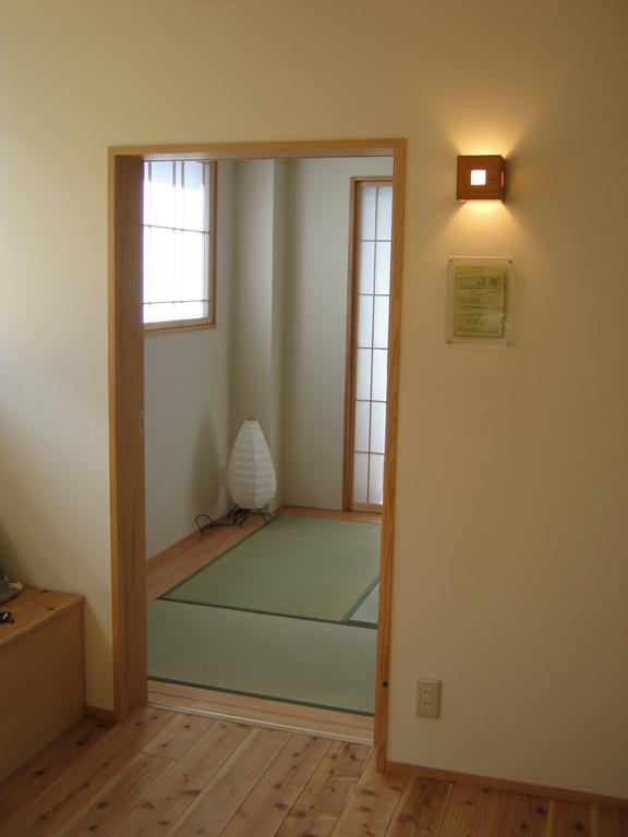 Guesthouse Hyakumanben Cross