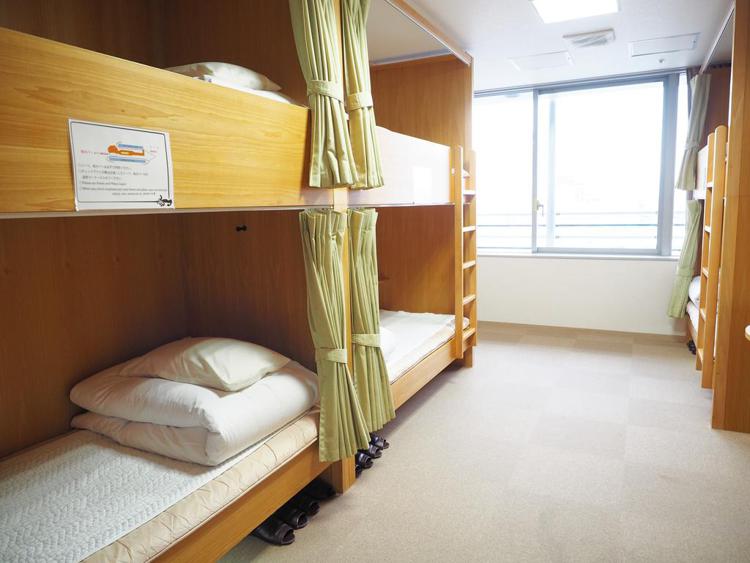 Shin-Osaka Youth Hostel