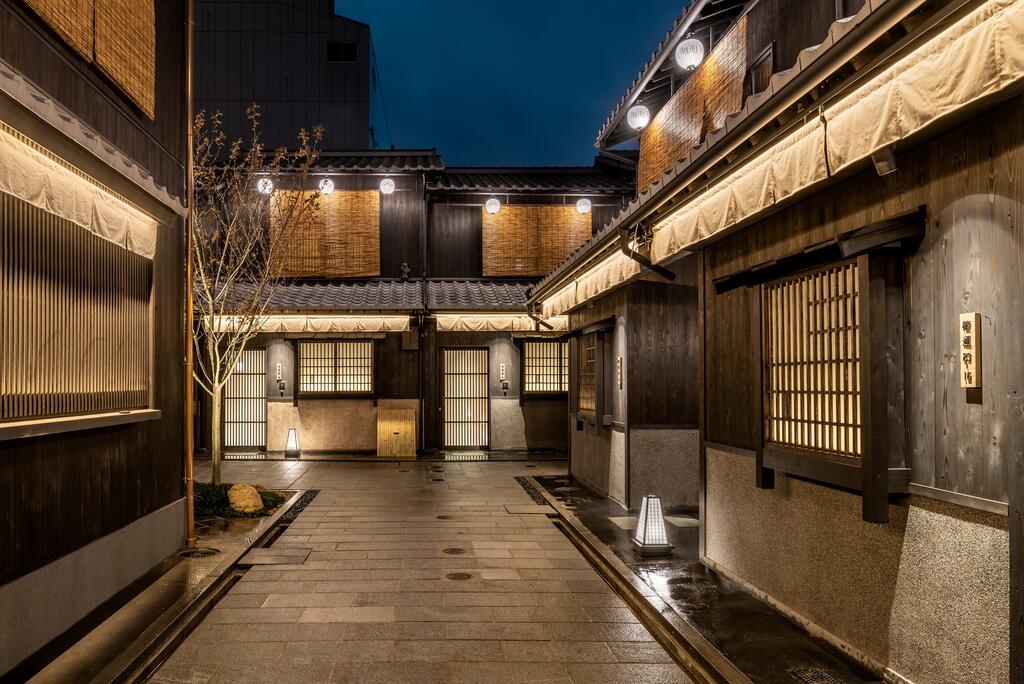 Nazuna Kyoto Tsubaki St.