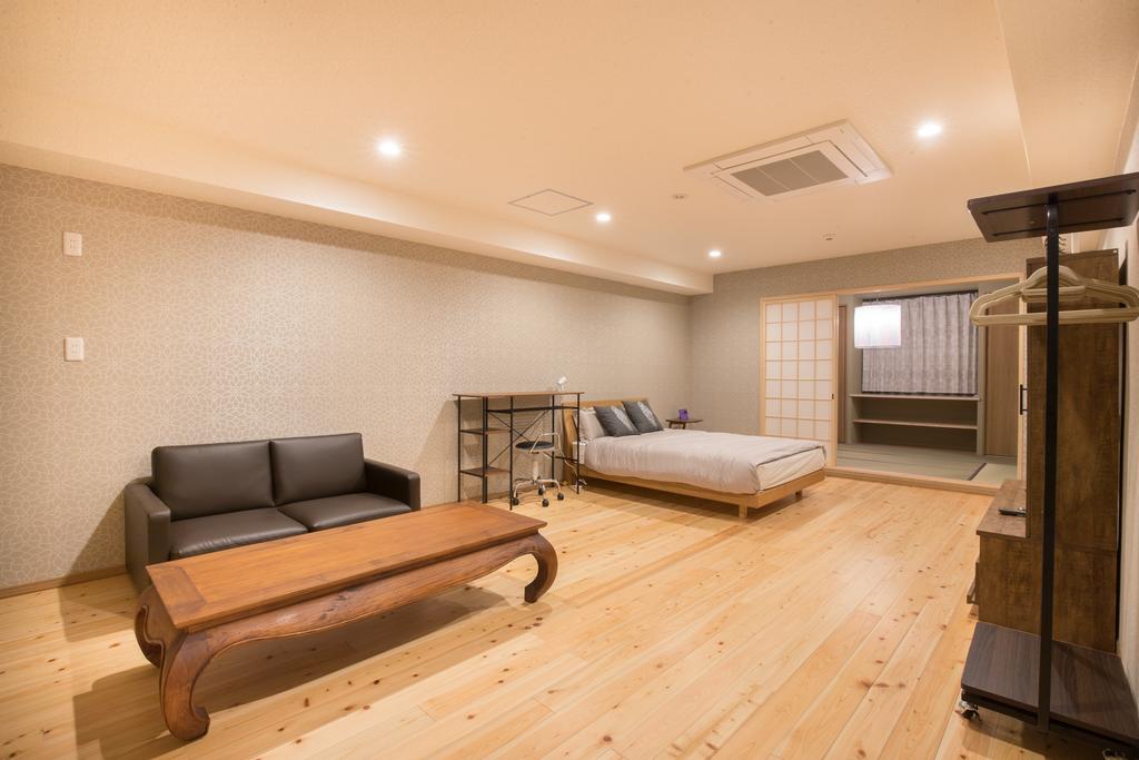 Shimanouchi Apartment