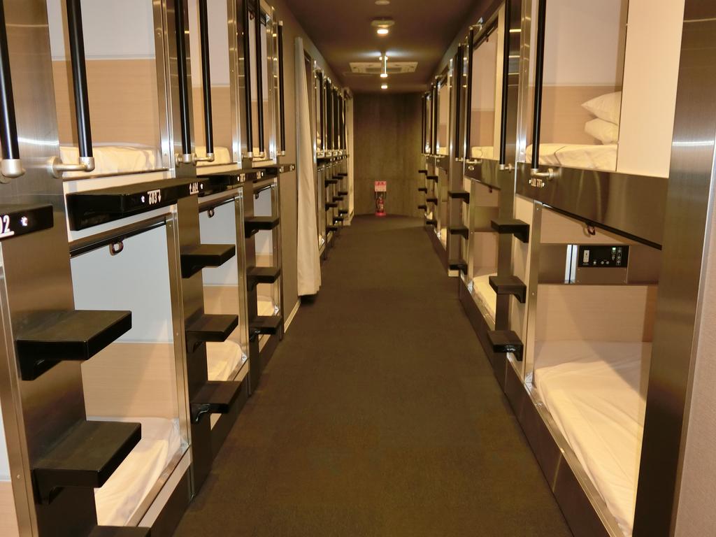 Capsule Hotel Valie Ebisucho