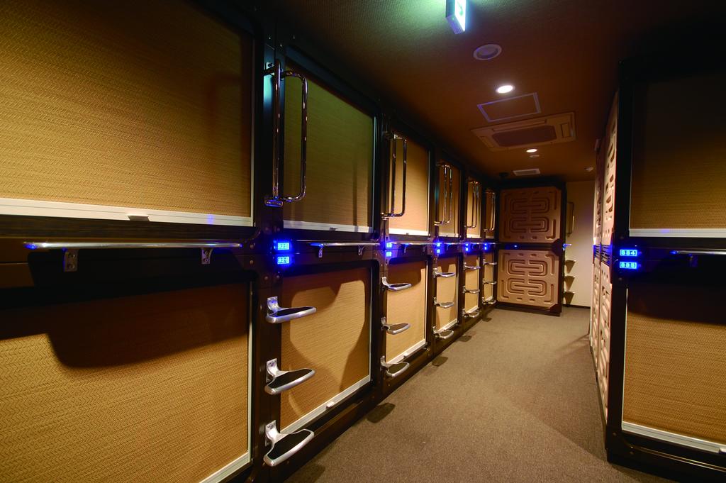 Capsule Hotel Anshin Oyado Shinbashi