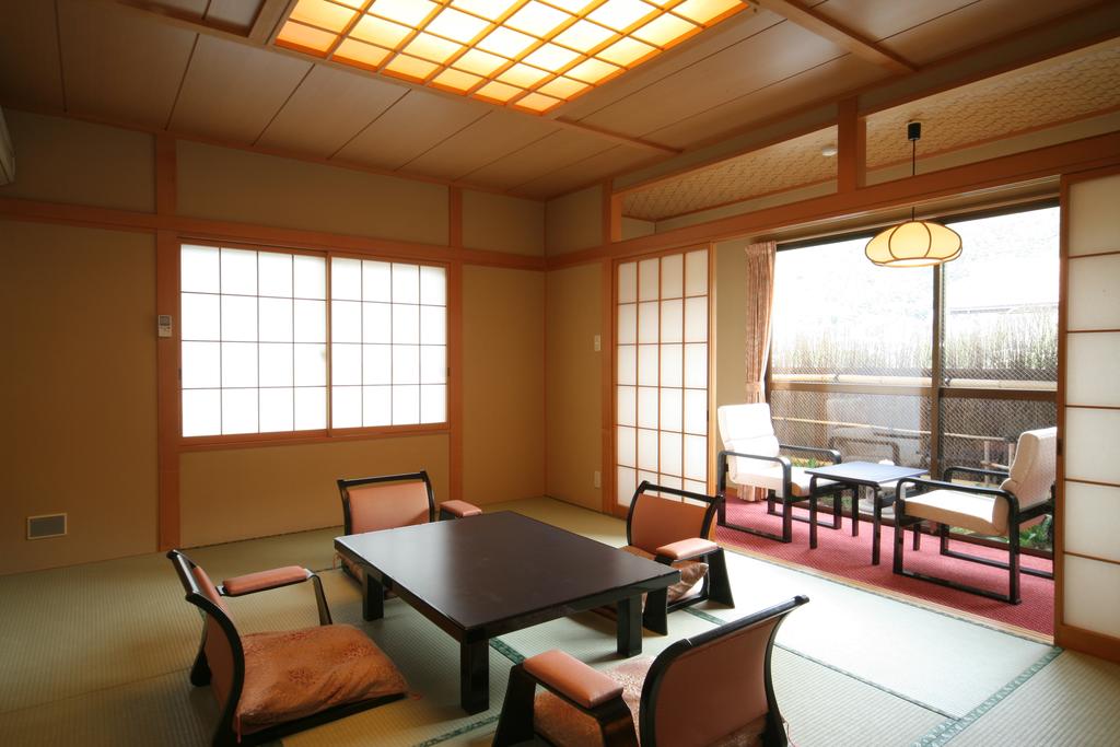 Oiwakeya Ryokan